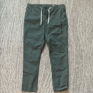 Vuori Men's Green Pants